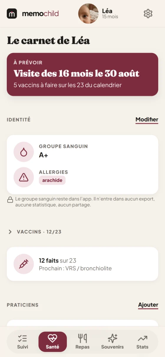 Le carnet de santé dans Memochild : identité médicale, allergies, praticiens et calendrier vaccinal